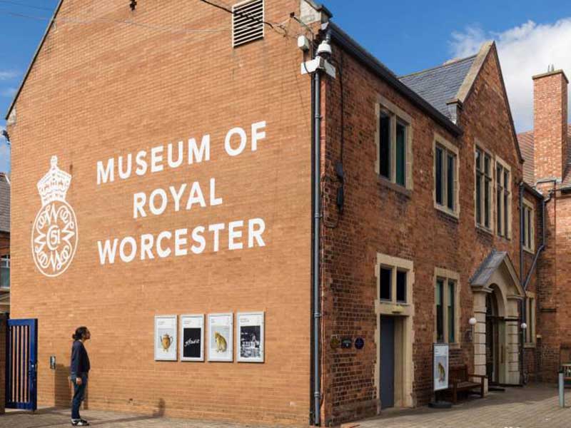 https://b1924517.smushcdn.com/1924517/wp-content/uploads/2019/07/museum-of-royal-worcester-800x600.jpg?lossy=1&strip=1&webp=1